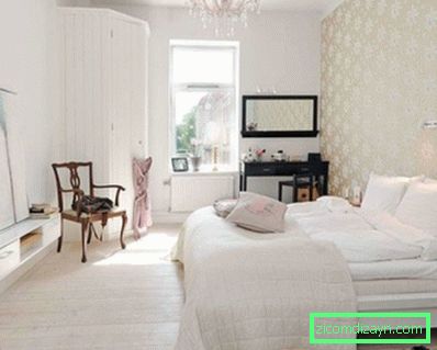 cool-scandinavo-camera da letto-decor-con-bianco-tessuto-lenzuolo-e-bello-lampadario-anche-moderno-wallpaper-aggiunto-nero-laminato-legno-vanity
