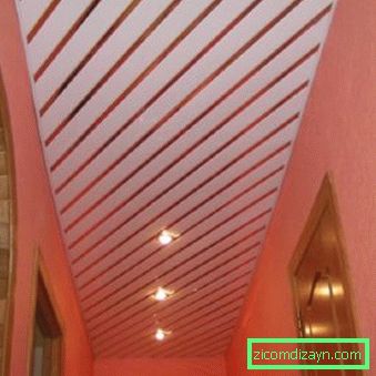 Soffitto nel corridoio (80)